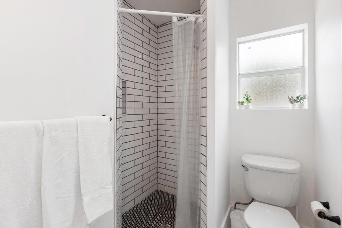 Charming 2 Bedroom Apartment In Victoria Park 포트 로더데일 외부 사진
